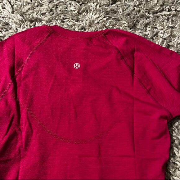 Lululemon swiftly short sleeve cropped tee size 6 ripened raspberry - Picture 4 of 5